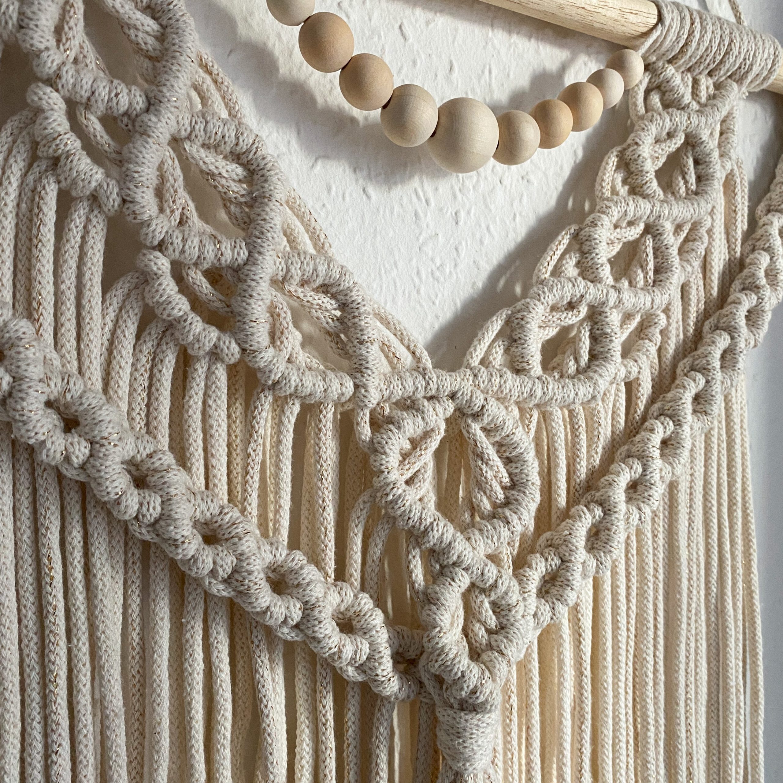 15 tapices de macramé listos para colgar en la pared  Macrame wall hanging  patterns, Macrame wall hanging, Wall weave